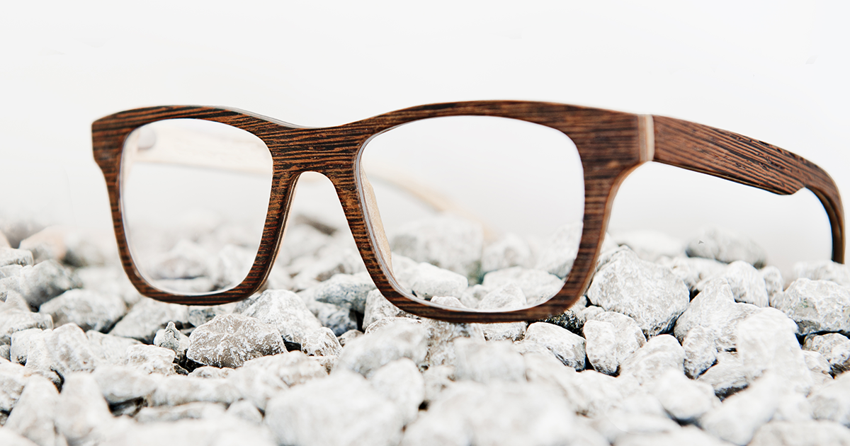 Choosing the best eyeglass frame materials for your style